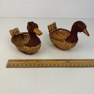 2 Small Vtg Tan Wicker Rattan Woven Ducks Geese Goose Tabletop Decor Planter